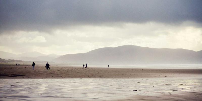 JONHTV禅意设计揭秘：低蓝光技术如何让纪录片观影成为护眼享受